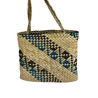 Lg Kete Whakairo